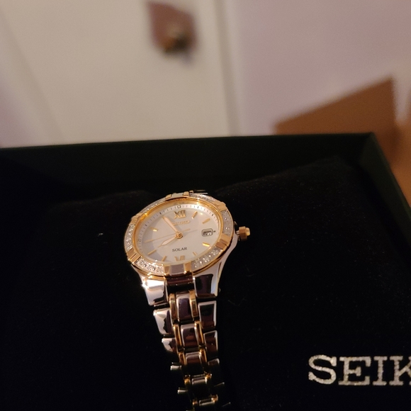Seiko diamonds SUT068 main image 7
